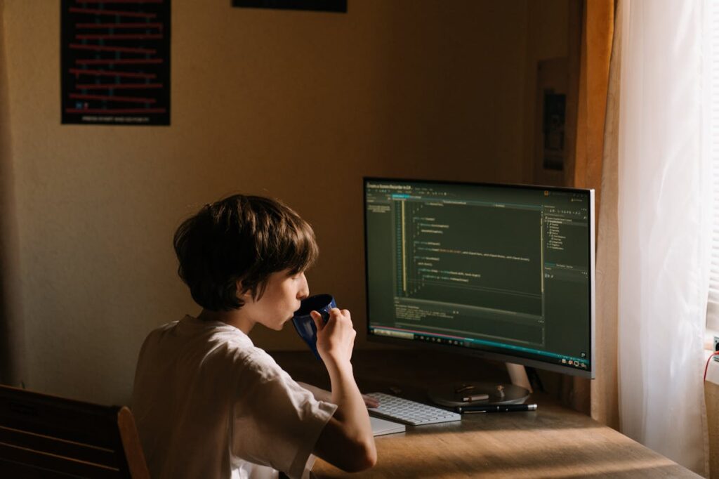 ChatGPTを業務に活用している企業とその使用例を紹介します